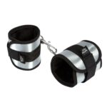 Fifty Shades of Grey – Totally His Handboeien – Zacht Velvet